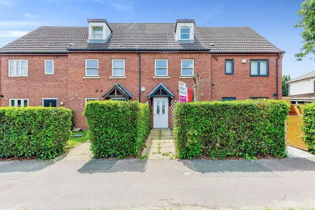 Irthlingborough Road, Wellingborough, photo 1