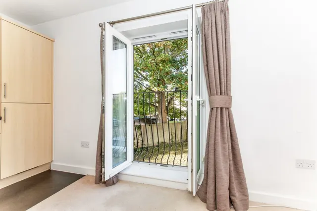 North Lodge Drive, Papworth Everard, CB23, photo 3