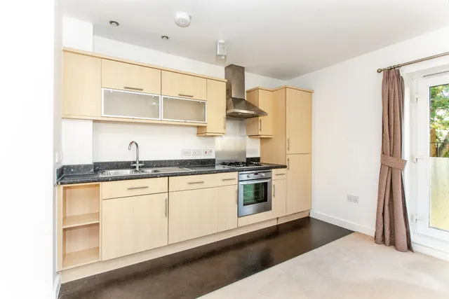 North Lodge Drive, Papworth Everard, CB23, photo 2