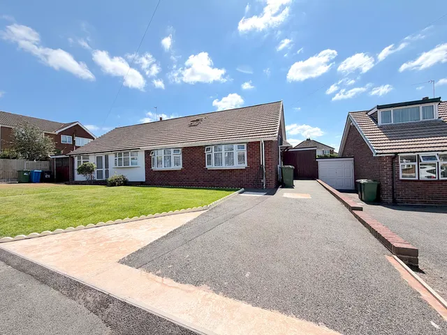 Lambourne Close, Great Wyrley, Walsall, WS6, photo 1