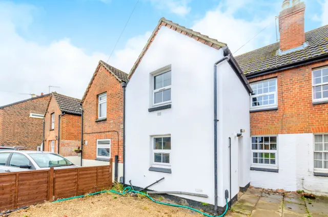 193 Stoughton Road, Guildford, photo 1