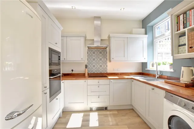 Woolwich Road, Greenwich, SE10, photo 3