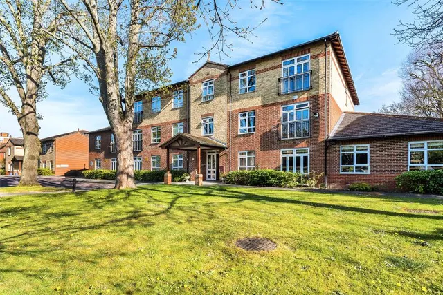 Beddington Gardens, Wallington, SM6, photo 2