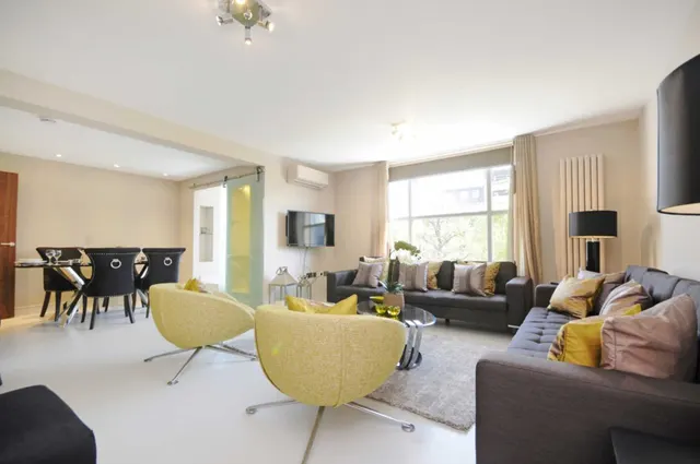 London, NW8, photo 1