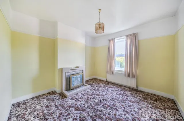 Douglas Crescent, Houghton Regis, LU5, photo 3