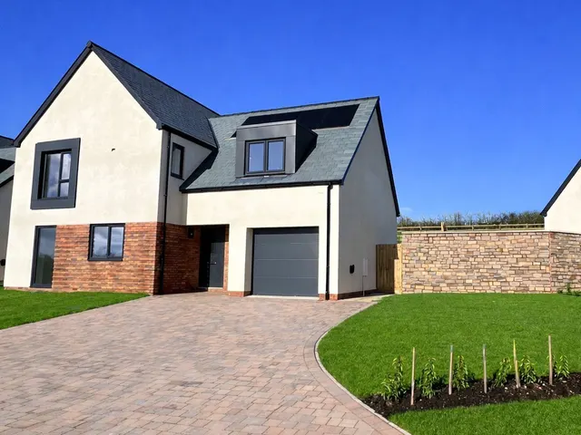 Chulmleigh Road, Morchard Bishop, EX17, photo 1