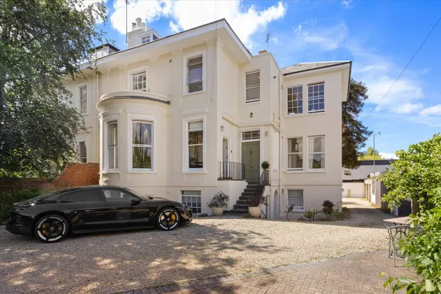 Shurdington Road, Cheltenham, GL53, photo 1