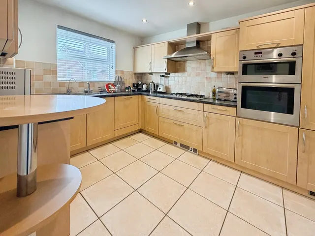 Chertsey Street, Fleet, GU51, photo 3