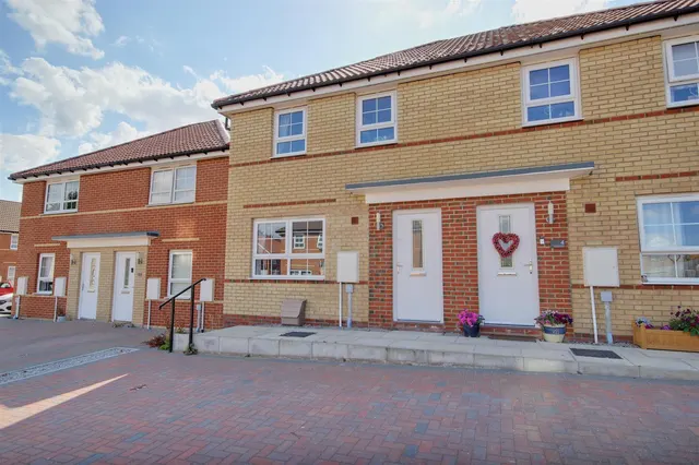 Aspen Close, Beverley, photo 1