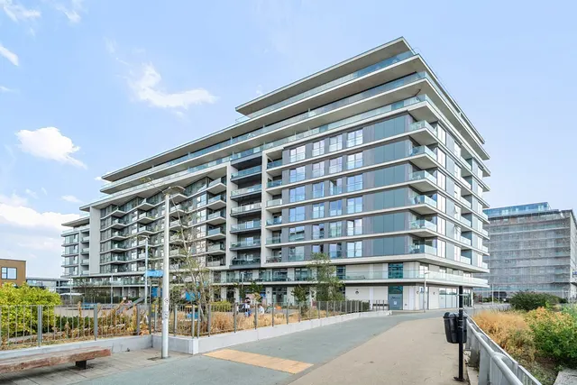Photo 3 — Harrison Walk, SE10