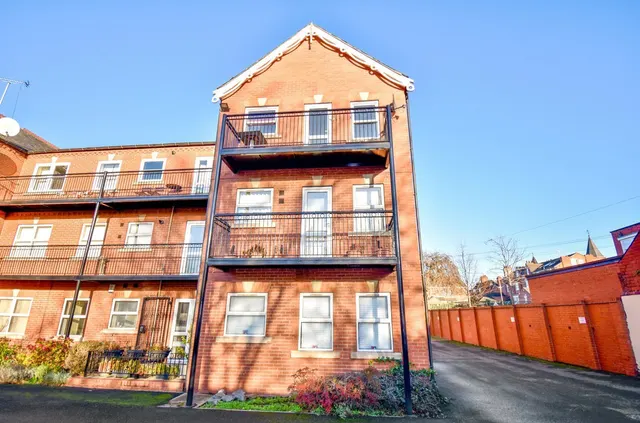 Photo 2 — Auckland Road, Doncaster, South Yorkshire, DN2