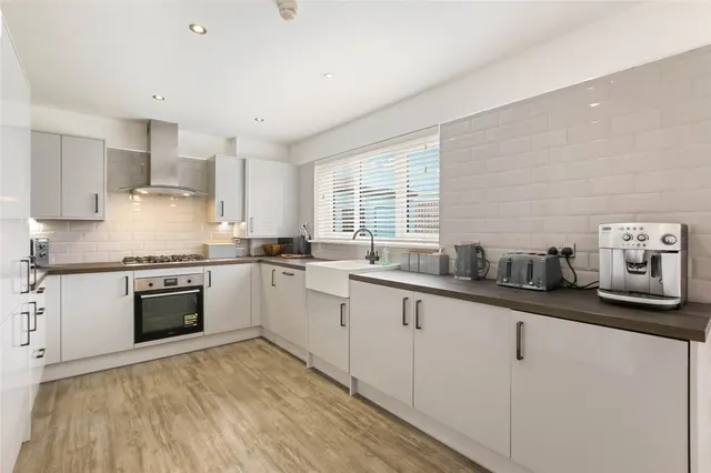 Photo 3 — Bond Place, Glasgow, G43
