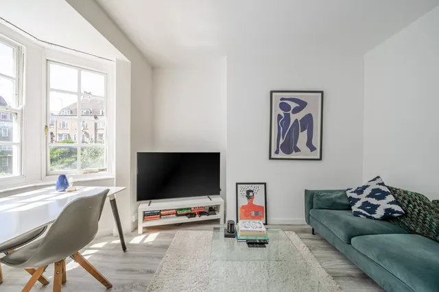 Albion Avenue, Wandsworth, SW8, photo 1