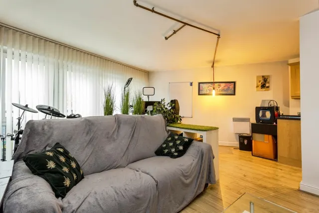 Trafalgar Gardens, Crawley, RH10, photo 2