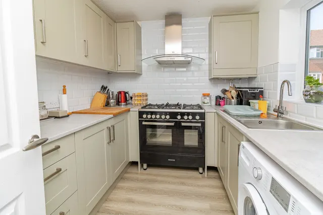 Hartdames, Shenley Brook End, MK5, photo 2
