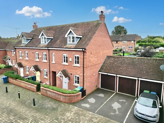 Spring Hollow, Eccleshall, ST21, photo 1