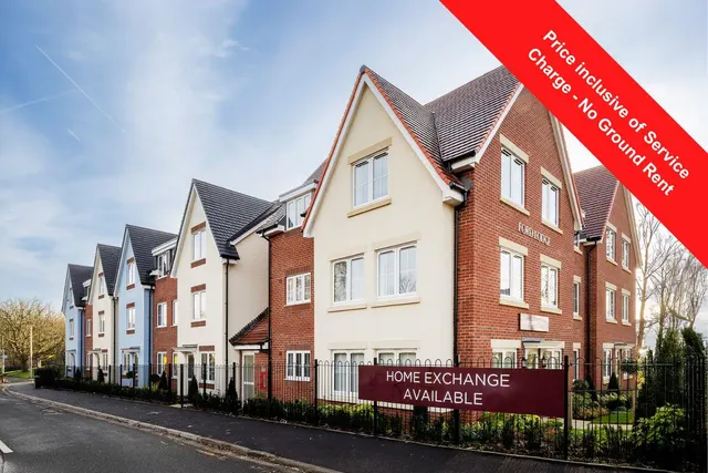 South Acre Drive, Handforth, SK9, photo 1