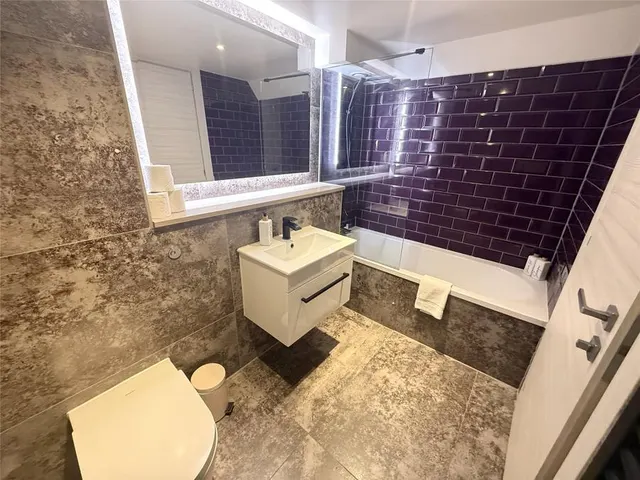High Street, BR6, photo 3