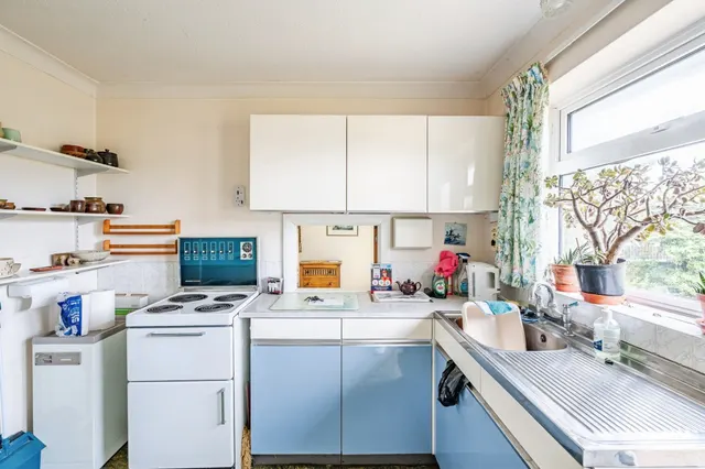 Buckingham Close, Seaford, BN25, photo 2