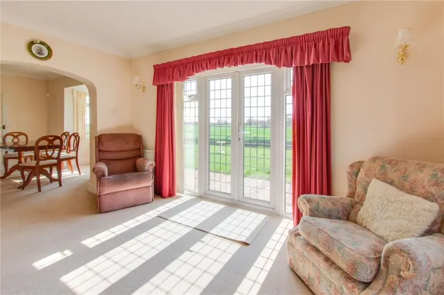 Bungalow Under Offer with 4 bedrooms in Sewards End, Nr Saffron Walden, CB10, photo 2