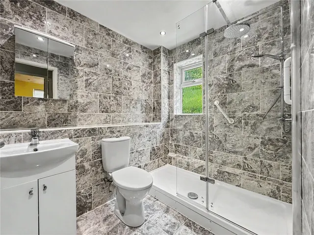 Cibbons Road, Chineham, Basingstoke, Hampshire, RG24, photo 1