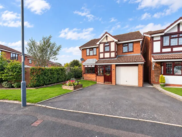Birkdale Road, Walsall, WS3, photo 1