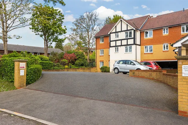 Brambledown Road, Wallington, SM6, photo 1
