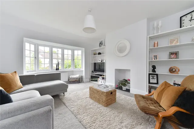 Eastbourne Road, London, W4, photo 1