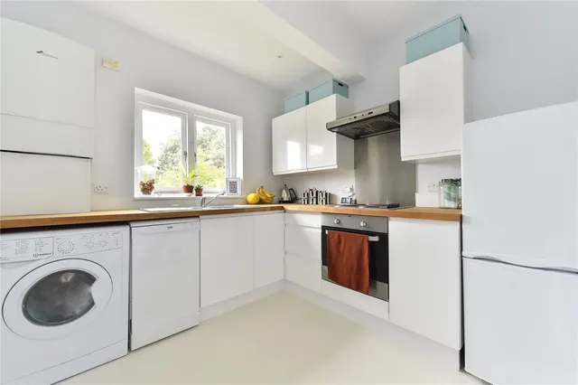 Eastbourne Road, London, W4, photo 3