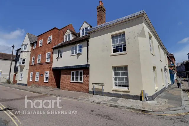 1 bedroom flat, St Johns Lane, Canterbury, CT1