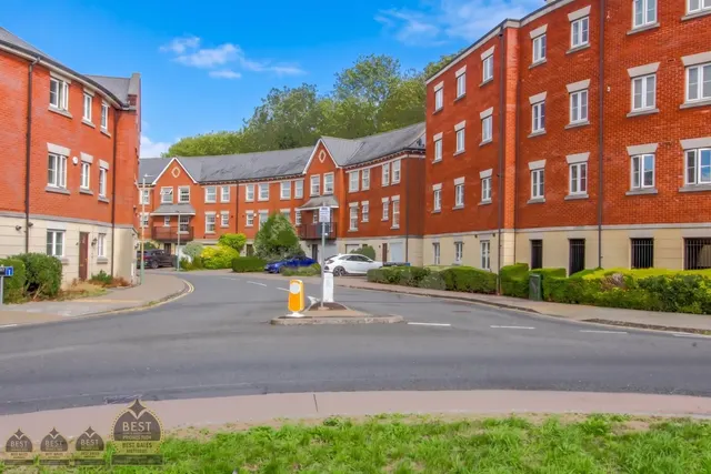 Brookbank Close, Cheltenham, GL50, photo 3