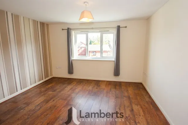 Photo 3 — 94 Gloucester Close, Redditch