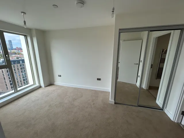 Birstol Street, B5, photo 3