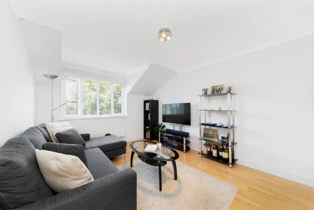Southey Road, London, SW19, photo 1