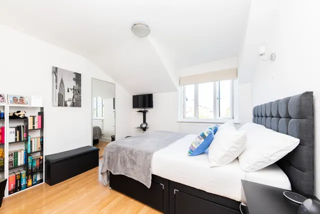 Southey Road, London, SW19, photo 3
