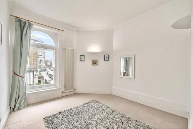 Northcote Road, London, SW11, photo 1