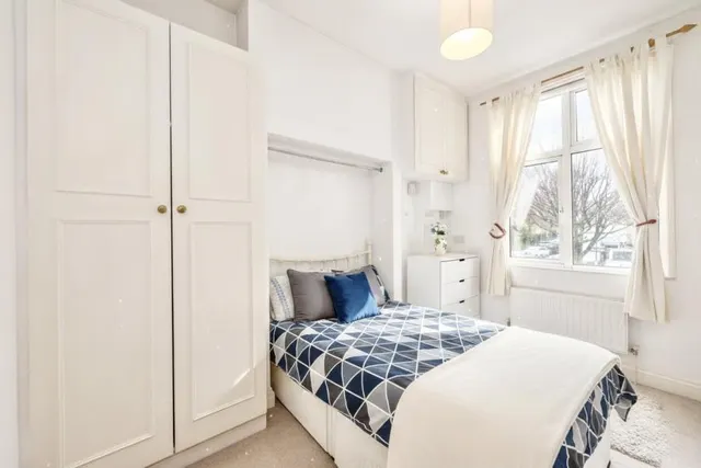 Northcote Road, London, SW11, photo 3