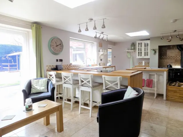 Chapel Street, Bottesford, NG13, photo 3