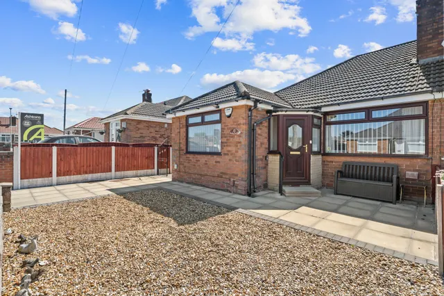 Burnham Grove, Wigan, Wigan, WN2 1AG, photo 1