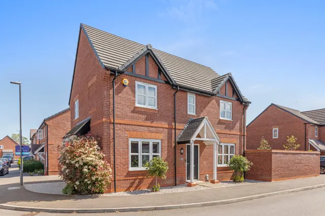 Lennon Way, Aylesbury, HP21, photo 1