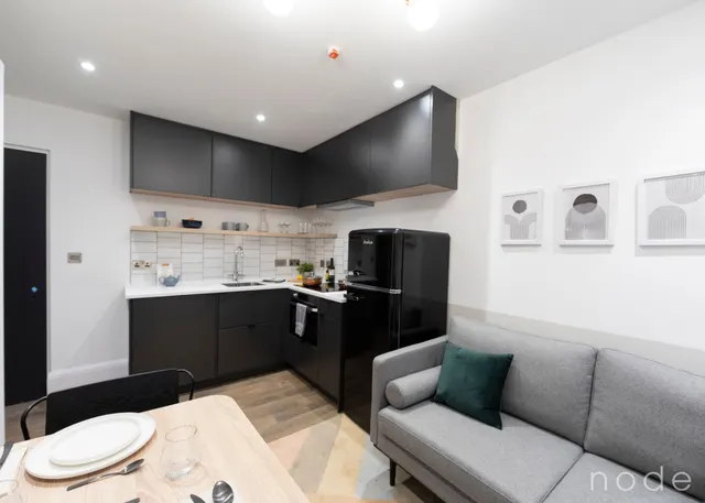 17 Loughborough Court, Shakespeare Road, London, photo 1