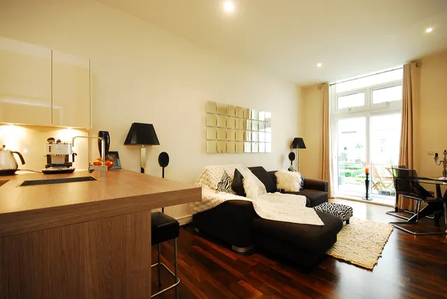 Photo 2 — 351 Bromyard House, Bromyard Avenue, London
