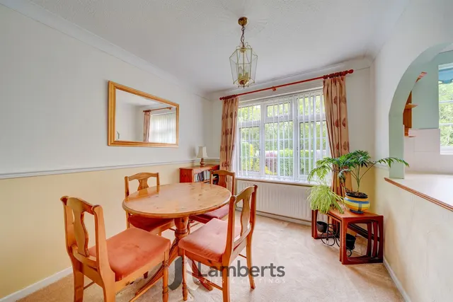 Photo 3 — 23 Lineholt Close, Redditch