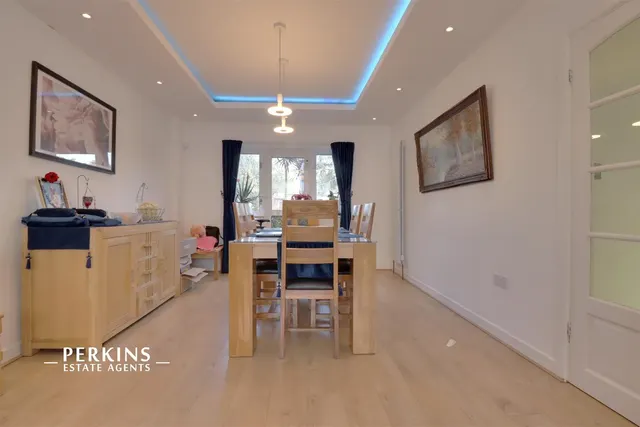 Costons Lane, Greenford, UB6, photo 2