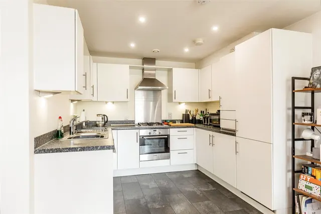Newfoundland Way, Portishead, BS20, photo 3