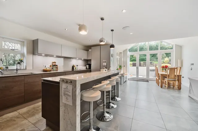 Forest Drive, Kingswood, photo 2