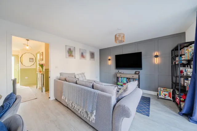 Thorpe Close, Bordon, GU35, photo 3