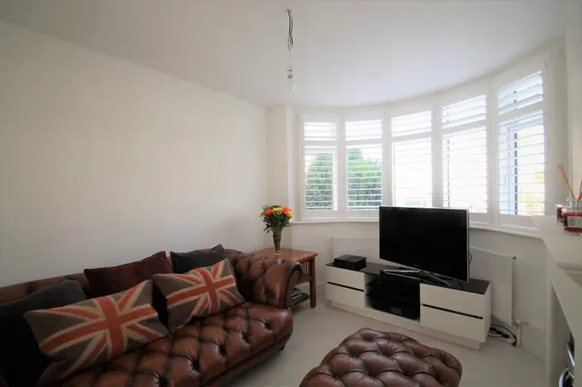 Photo 3 — Waltham Close, Dartford