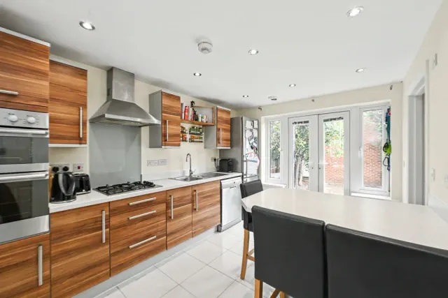 Photo 3 — Lancaster Way, Pitstone, Buckinghamshire, LU7 9RH