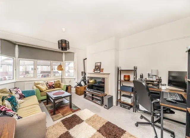Photo 2 — Fairway, West Wimbledon, SW20